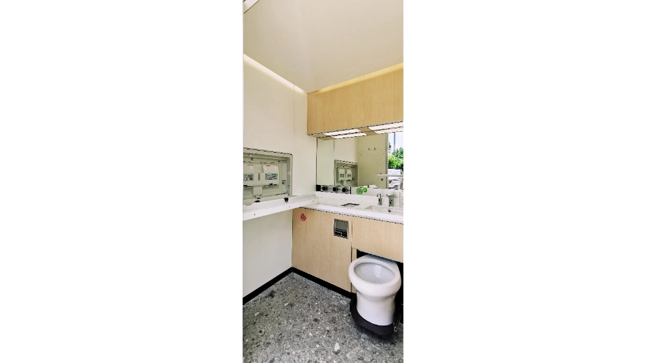 modular infant care room for public facilities